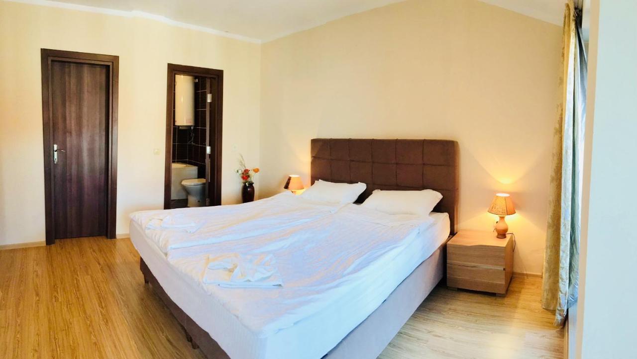 Chateau Del Marina Penthouses Nesebar Esterno foto
